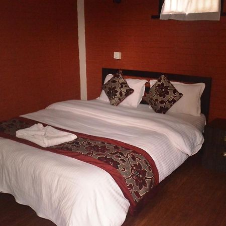 Hotel Holiday Inn Катманду Экстерьер фото