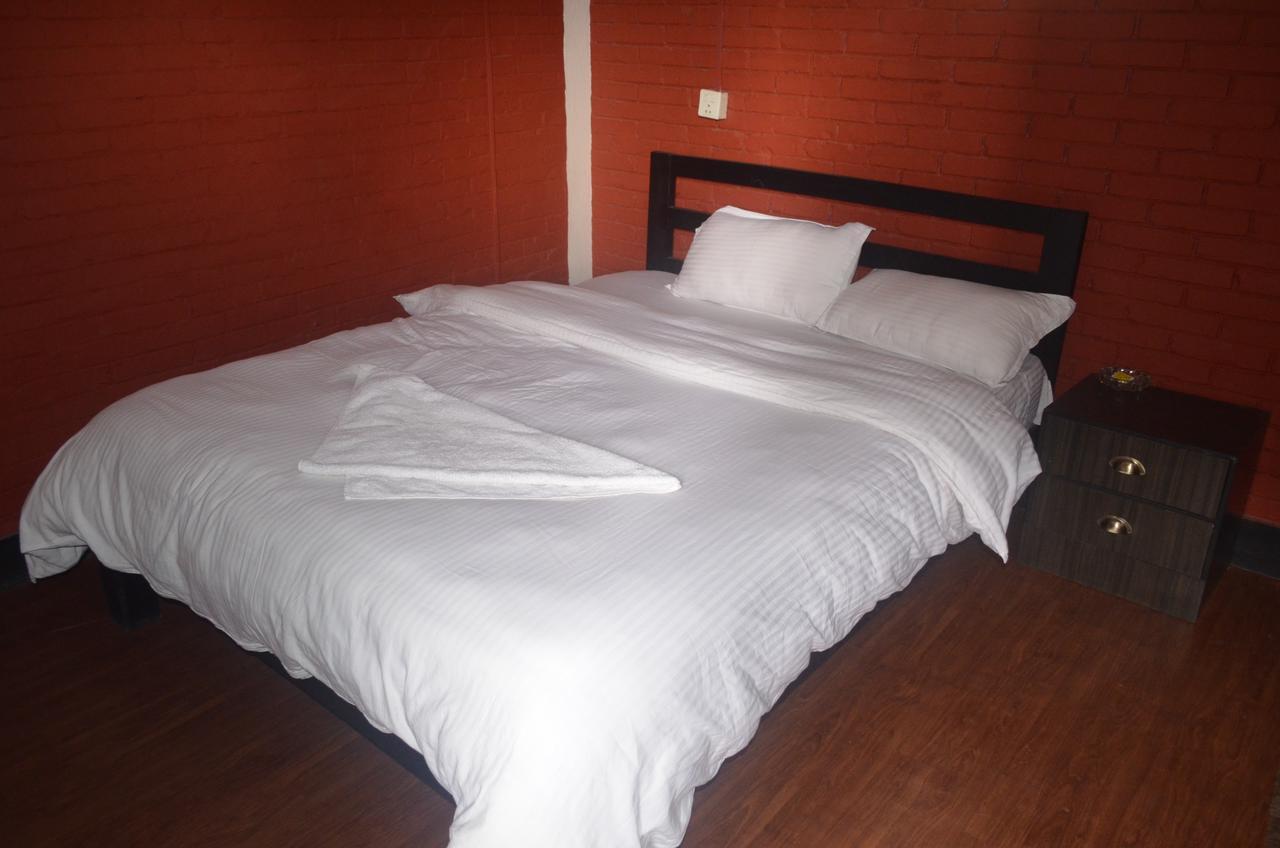 Hotel Holiday Inn Катманду Экстерьер фото