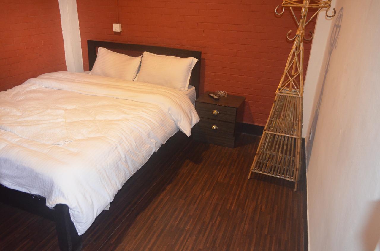 Hotel Holiday Inn Катманду Экстерьер фото