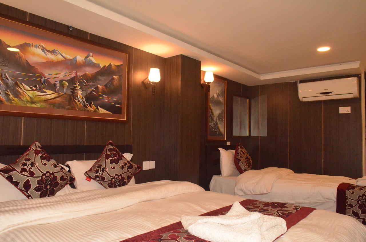 Hotel Holiday Inn Катманду Экстерьер фото