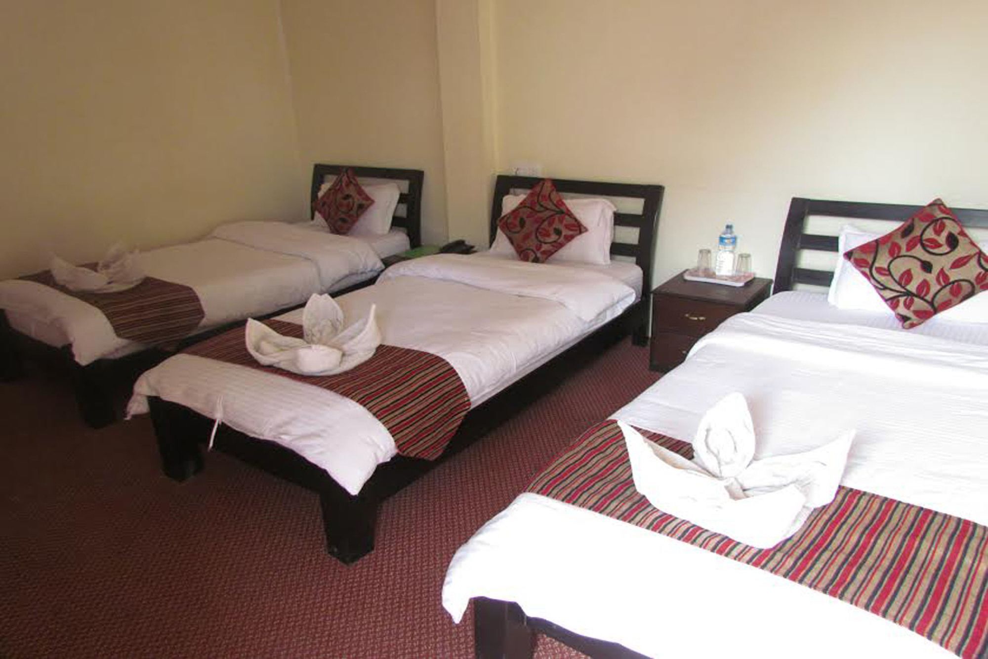 Hotel Holiday Inn Катманду Экстерьер фото