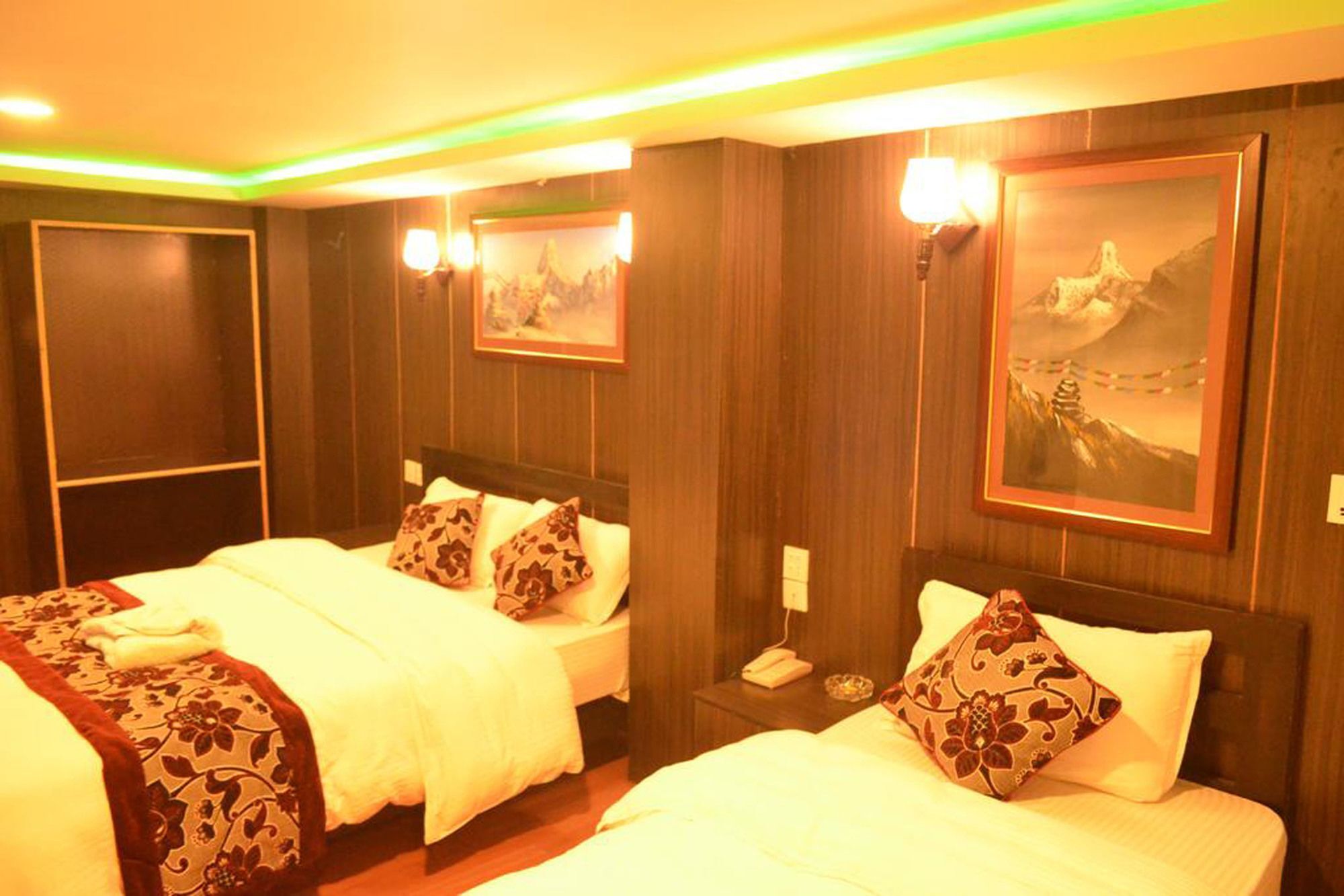 Hotel Holiday Inn Катманду Экстерьер фото